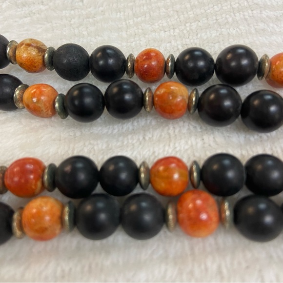 Necklace with Woman hanging from beads - Picture 2 of 8